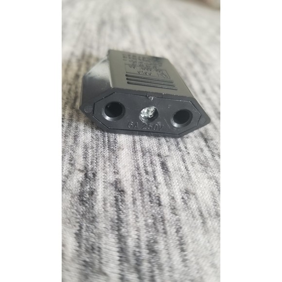 4X EU to US Power Travel Adapter - Picture 2 of 3